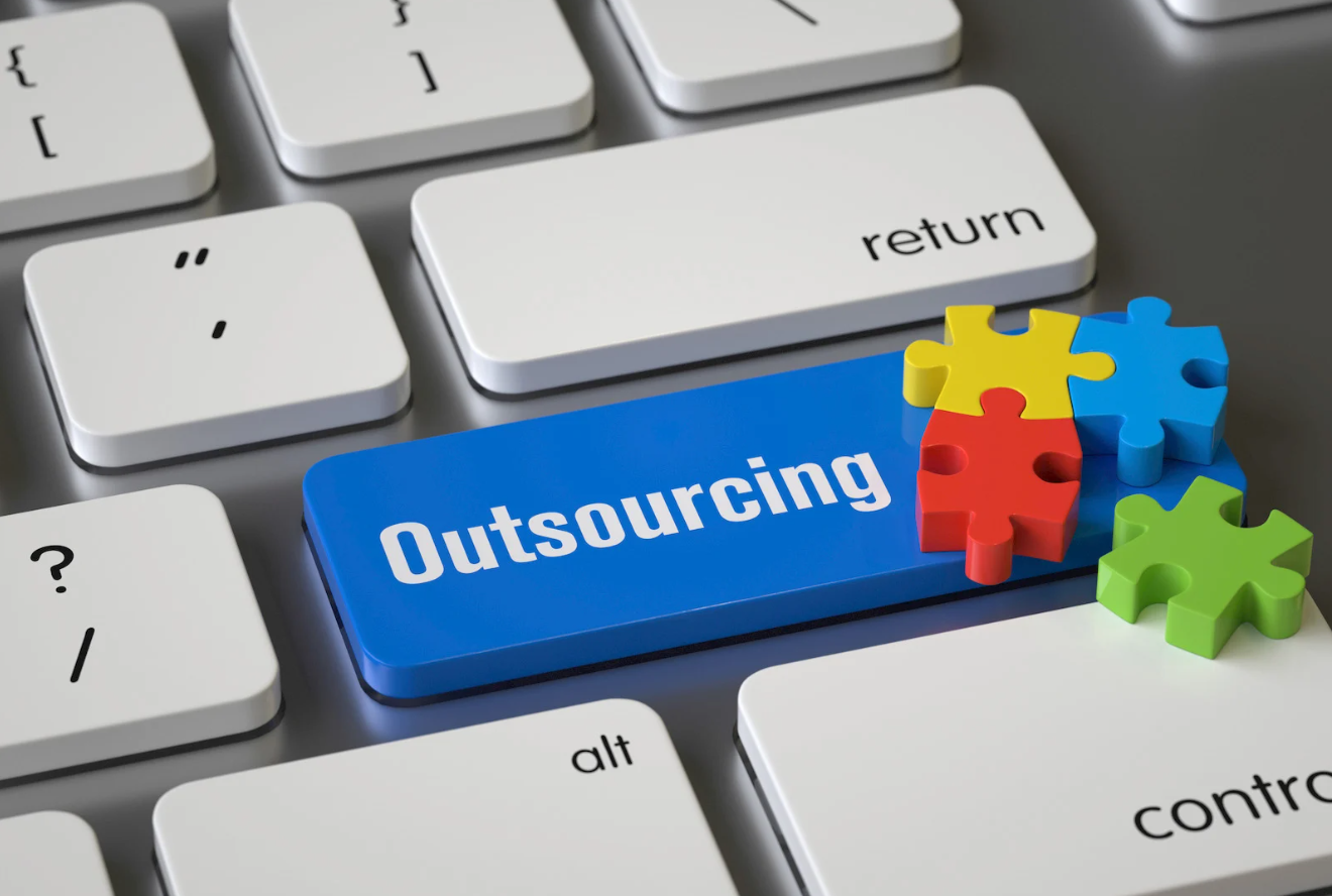 7 Signs It&rsquo;s Time to Outsource IT Services for Your Business
